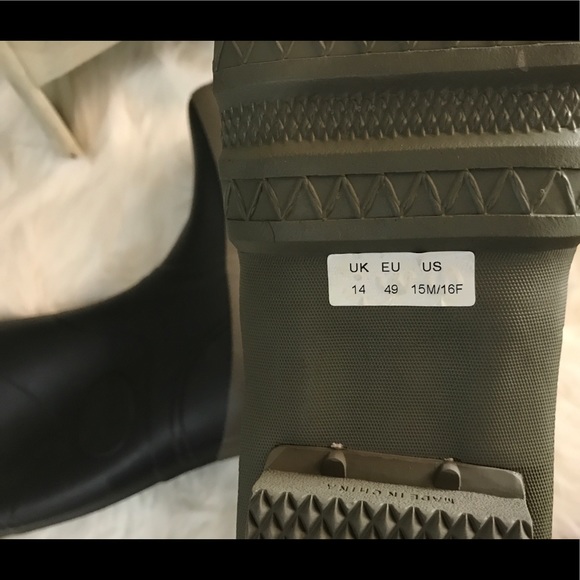 NEW Hunter Boots - Picture 7 of 8